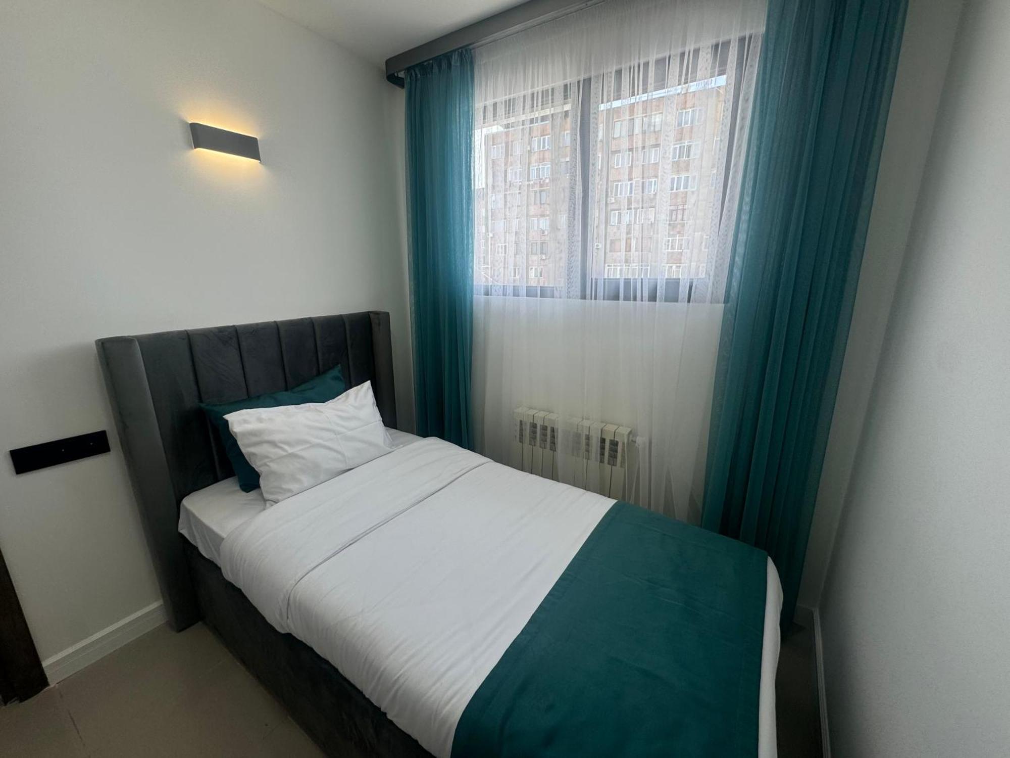 Luxe Apartment In Center Erivan Exterior foto