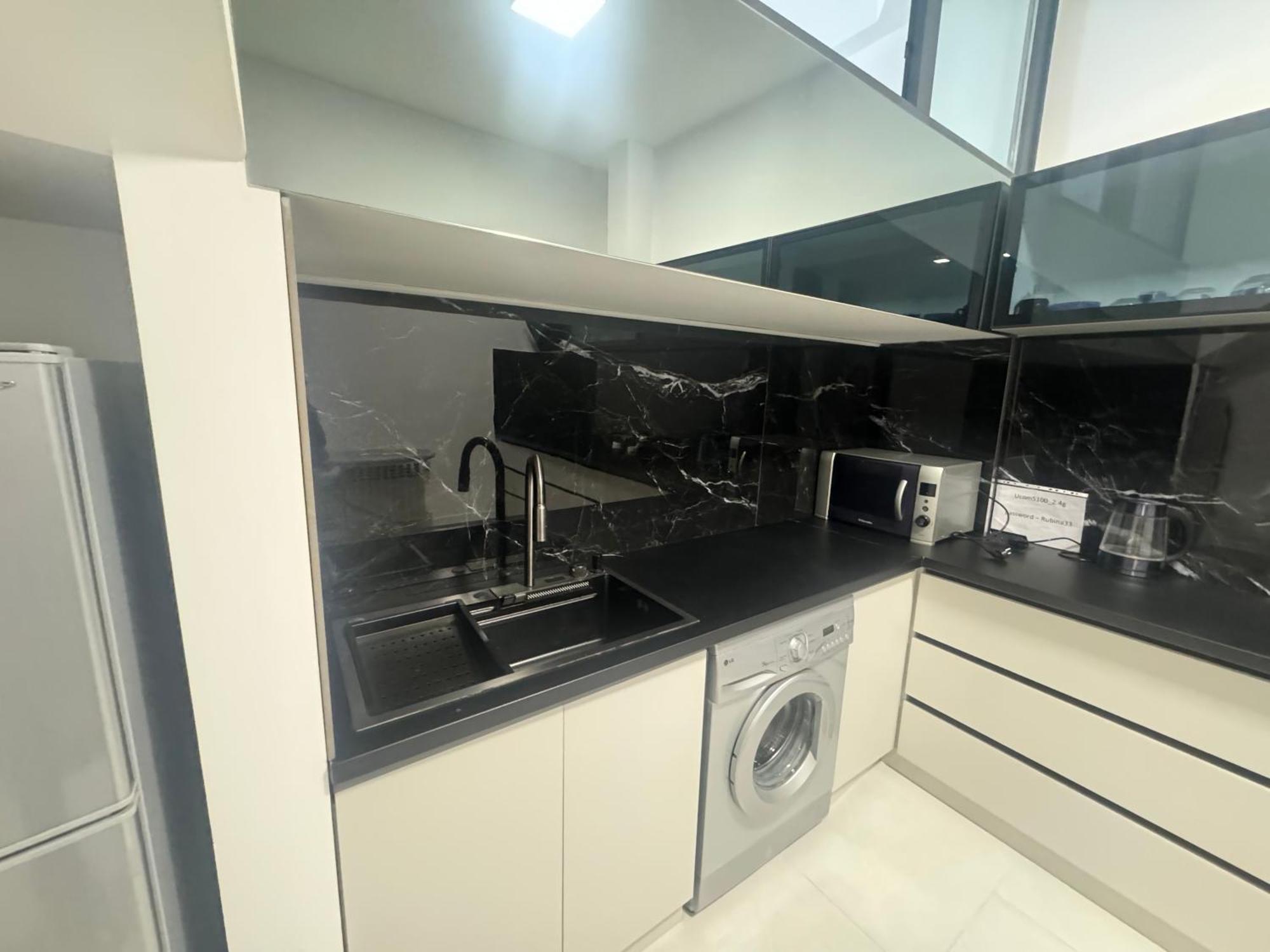 Luxe Apartment In Center Erivan Exterior foto